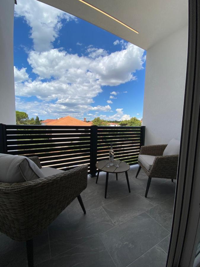 Apartmani Kumenat Биоград-на-Мору Экстерьер фото