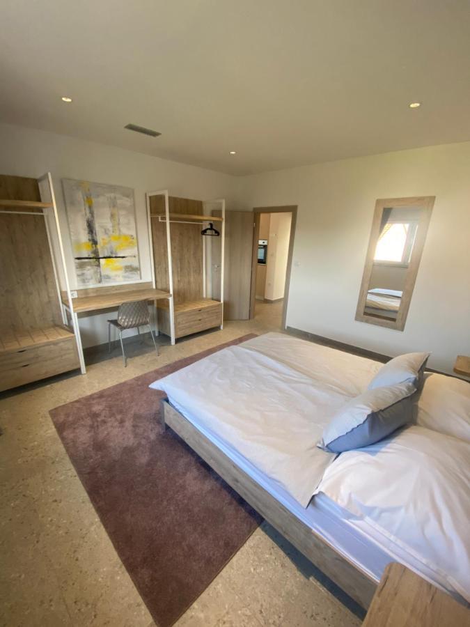 Apartmani Kumenat Биоград-на-Мору Экстерьер фото